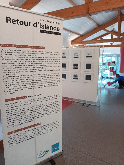 Kakemono Exposition "Retour d'Islande" de Bernard Alligand - Bibliothèque Vivonne 2022